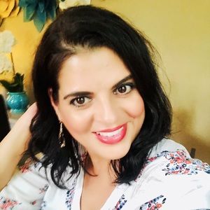 Meet your Posher, Doritza